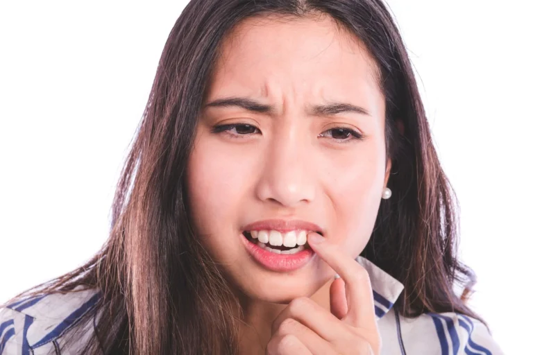 Chao Pinhole Surgical Technique vs. Traditional Gum Grafting: Which Is Right for You?